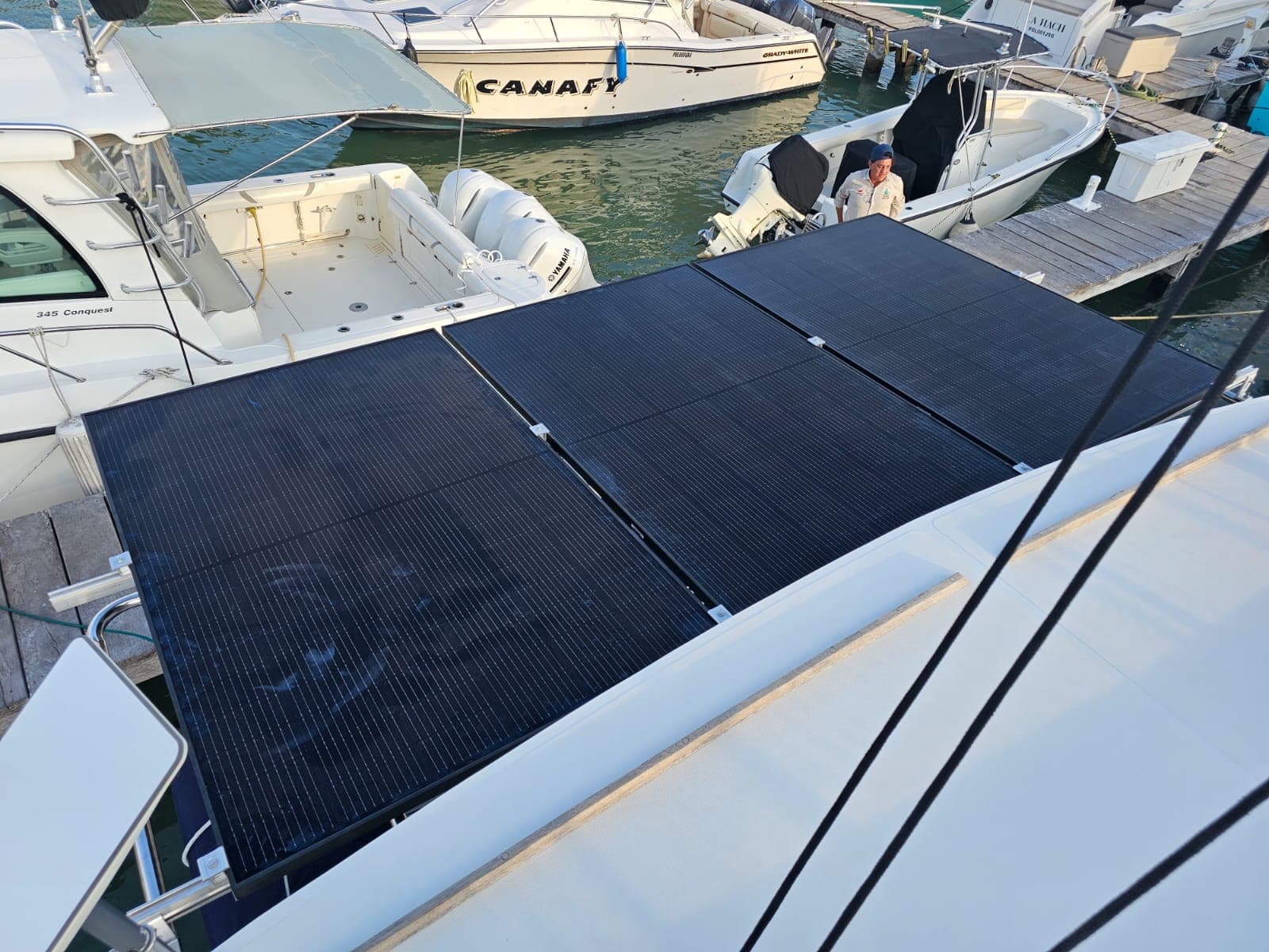 Sistema Solar Marino — Embarcación de Vela